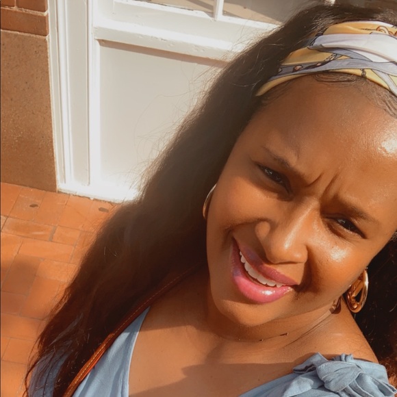 Meet your Posher, Tiffany - Picture 1 of 1